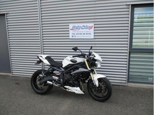 TRIUMPH STREET TRIPLE 675